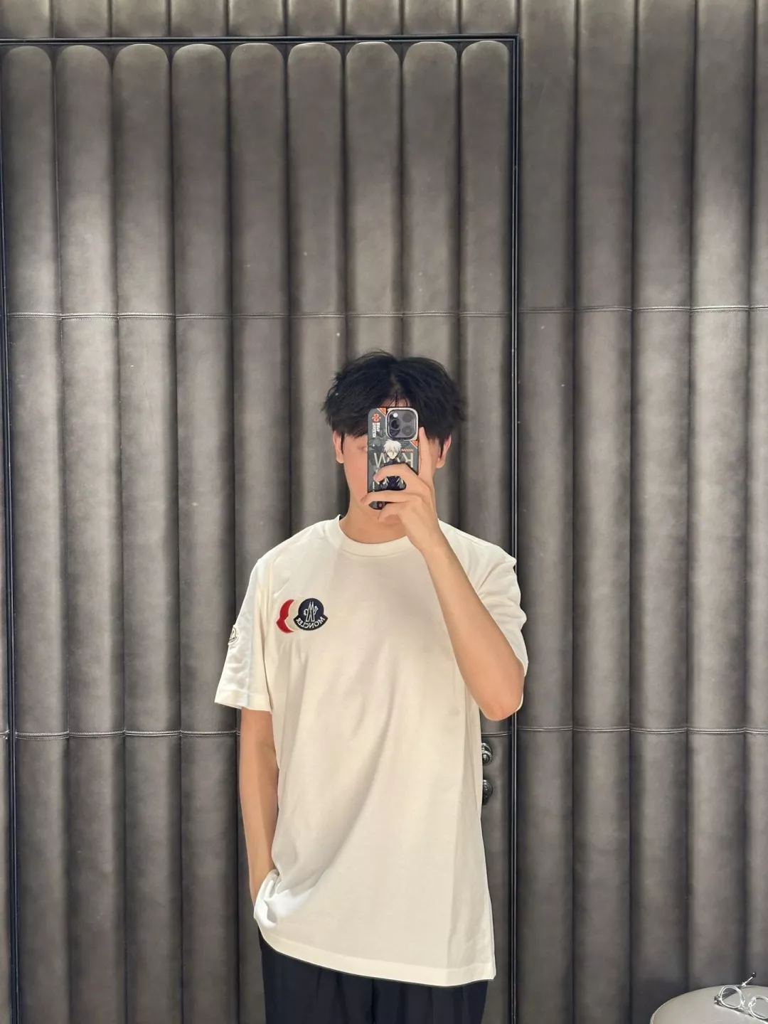 몽클레어 삼색 자수 패치 반팔 티셔츠 상세 이미지 22