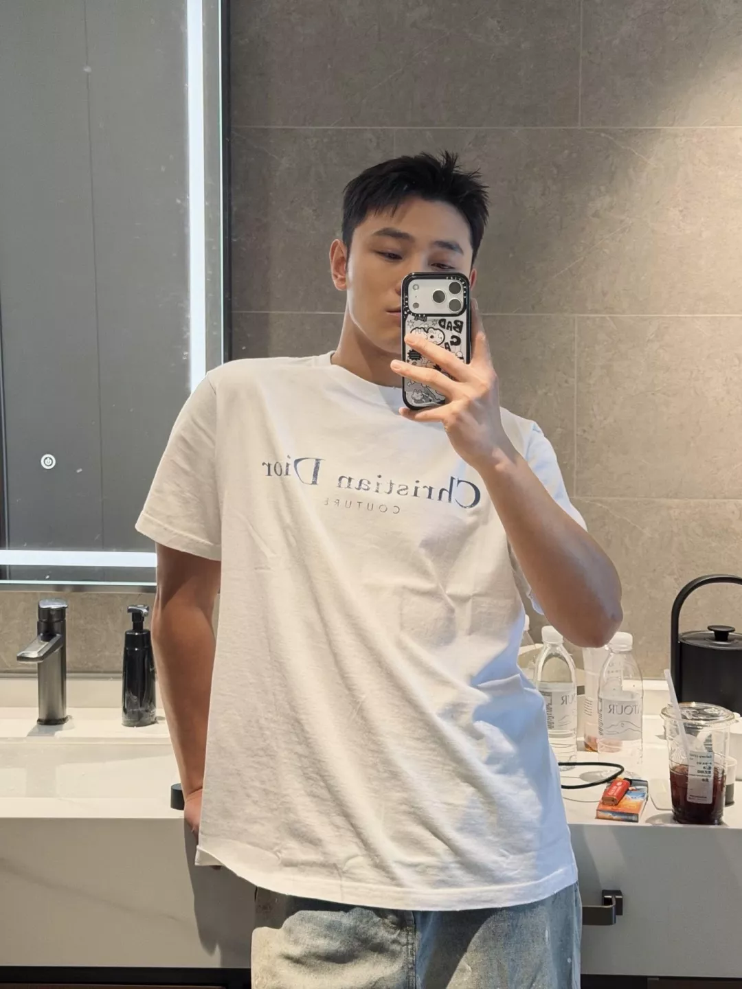 디올 클래식 로고 프린트 반팔 티셔츠 상세 이미지 20