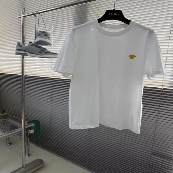 베르사체 스몰 로고 자수 코튼 티셔츠