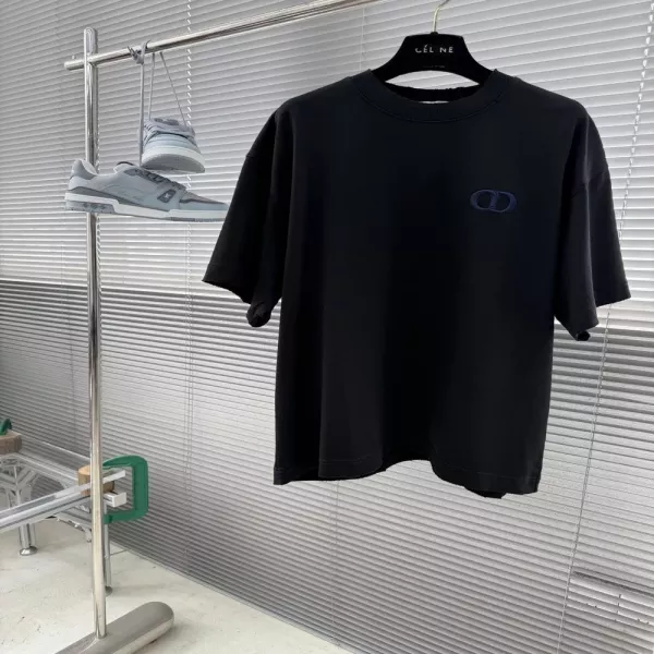 디올 자수 로고 워싱 반팔 티