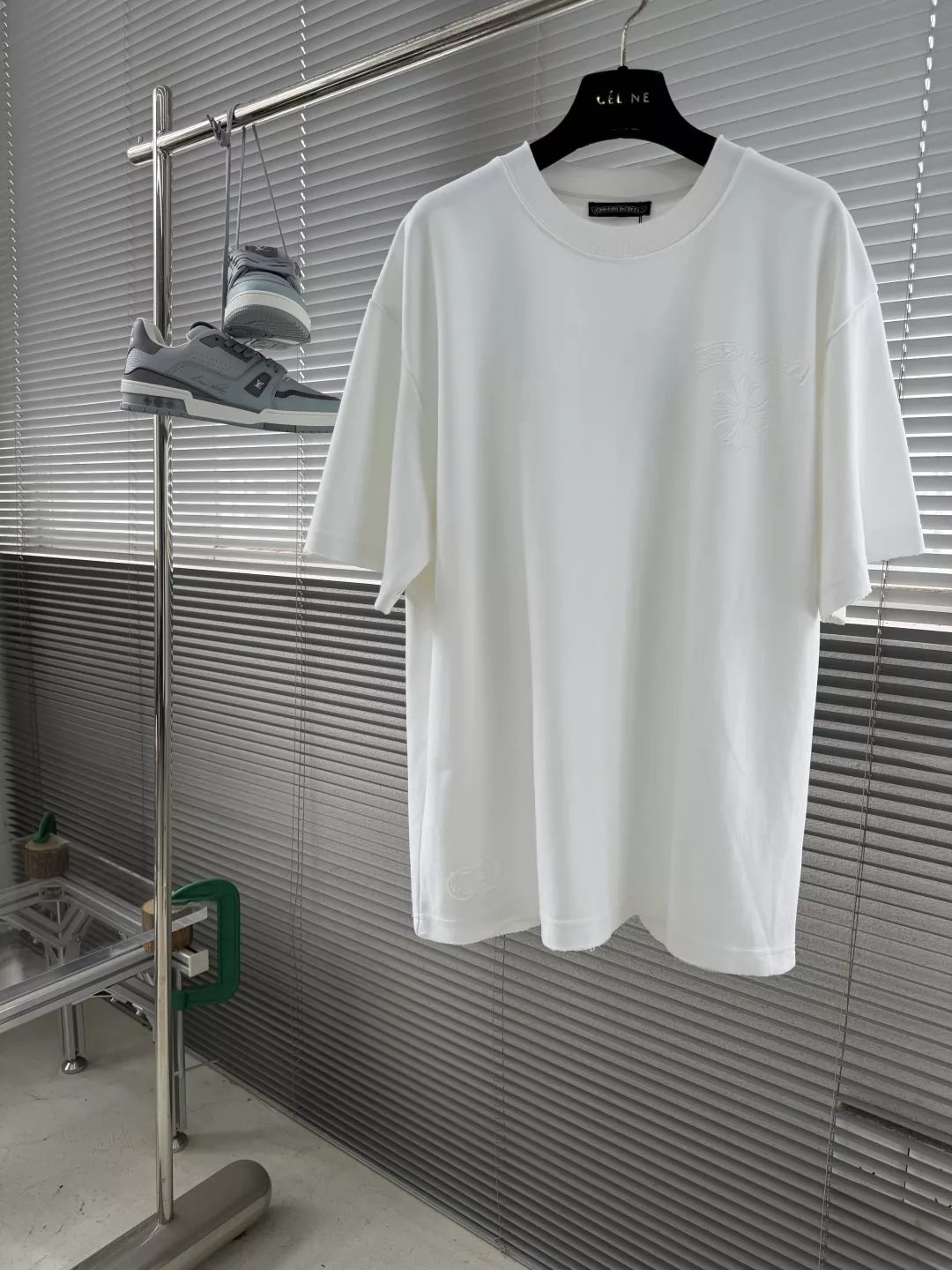 크롬하츠 로고 포인트 오버핏 티셔츠 상세 이미지 1