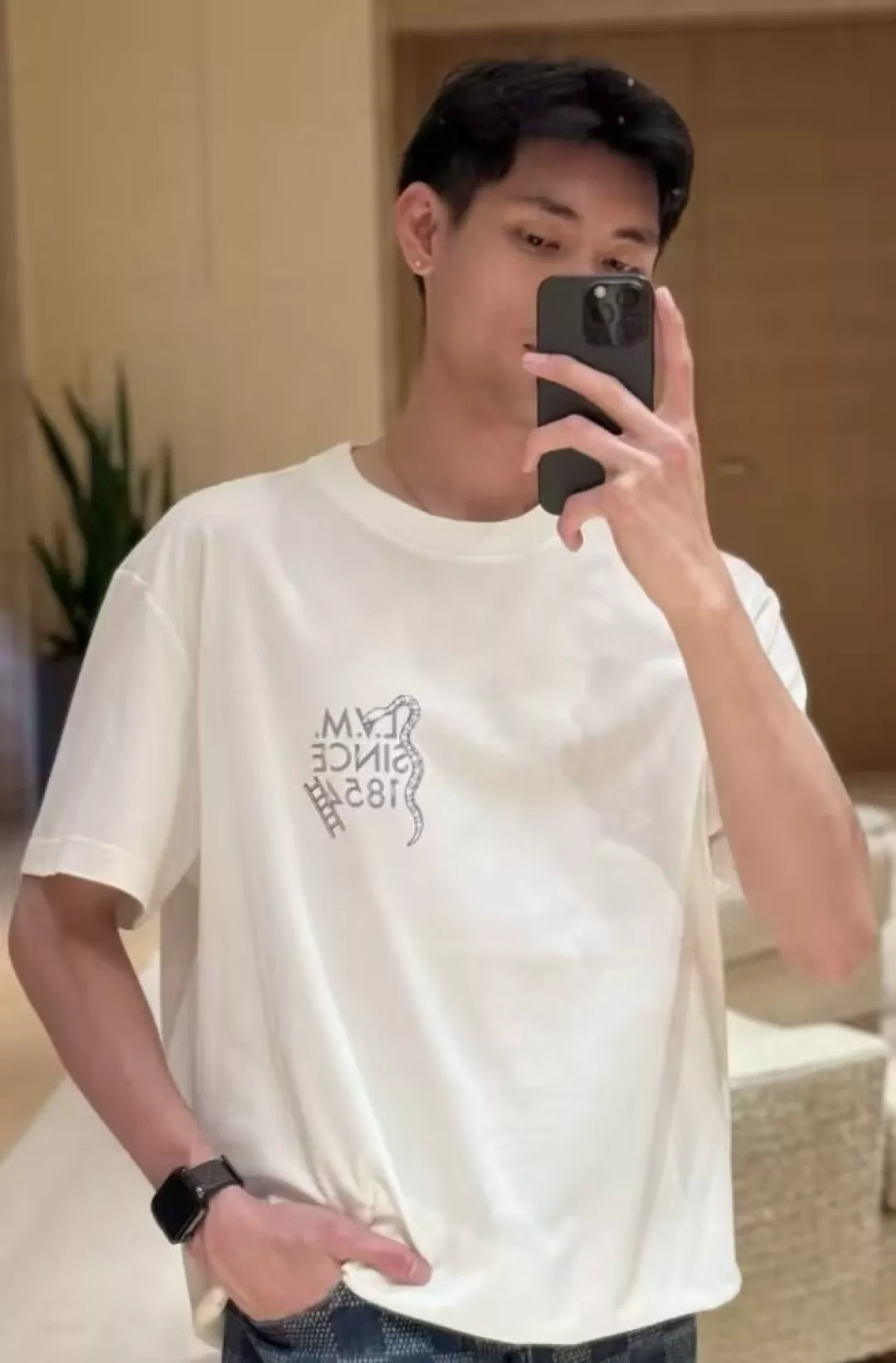루이비통 인쇄 디테일 코튼 반팔 티셔츠 상세 이미지 11