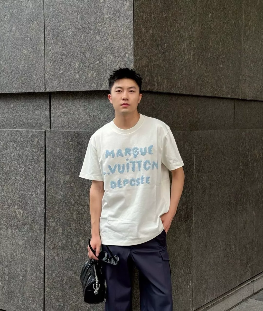 루이비통 자수 레터링 반소매 티셔츠 상세 이미지 14