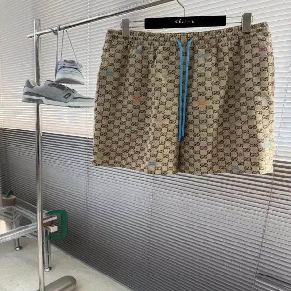 구찌 올오버 모노그램 하프 팬츠