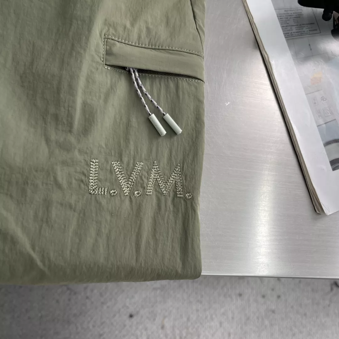 루이비통 레거시 자수 포인트 테크 카고 팬츠 상세 이미지 5