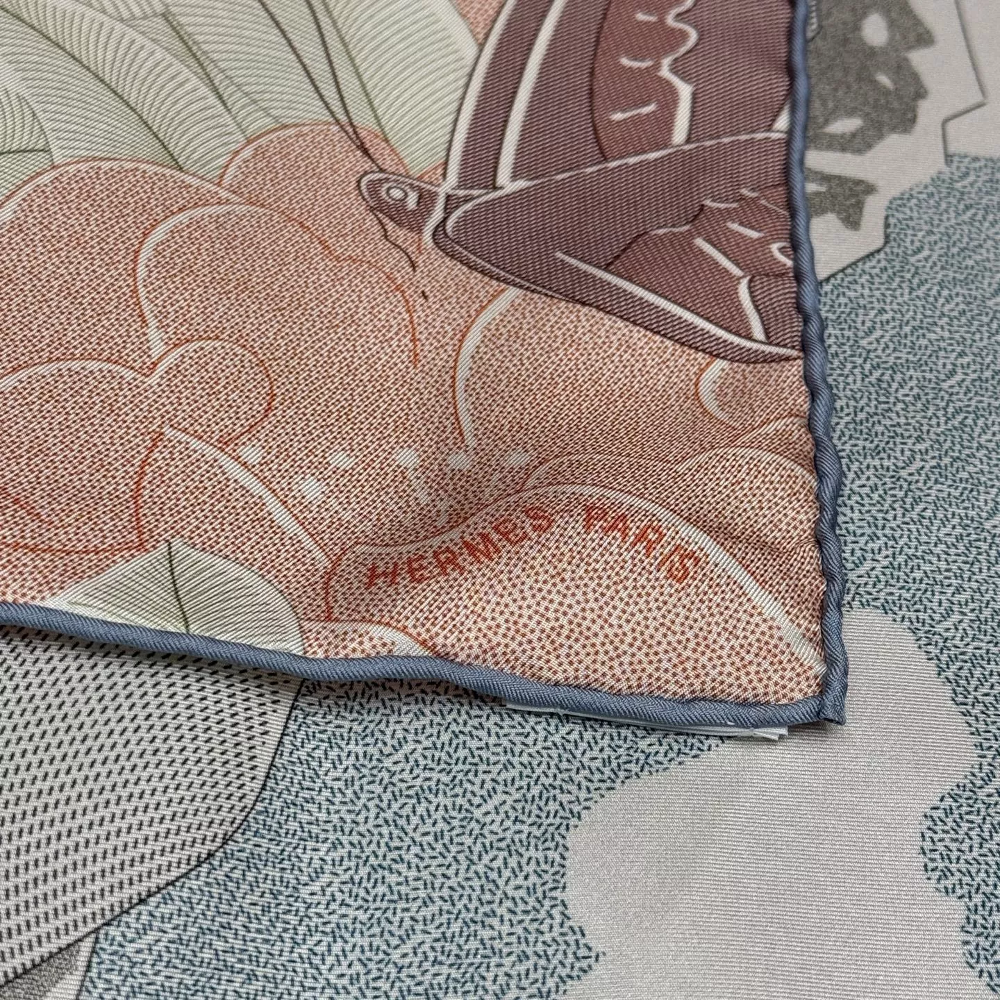 에르메스 실크 플라워 말 패턴 스카프 상세 이미지 8