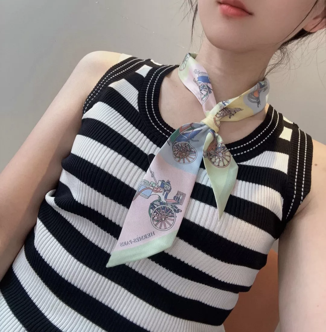 에르메스 마차 프린트 슬림 스카프 상세 이미지 1
