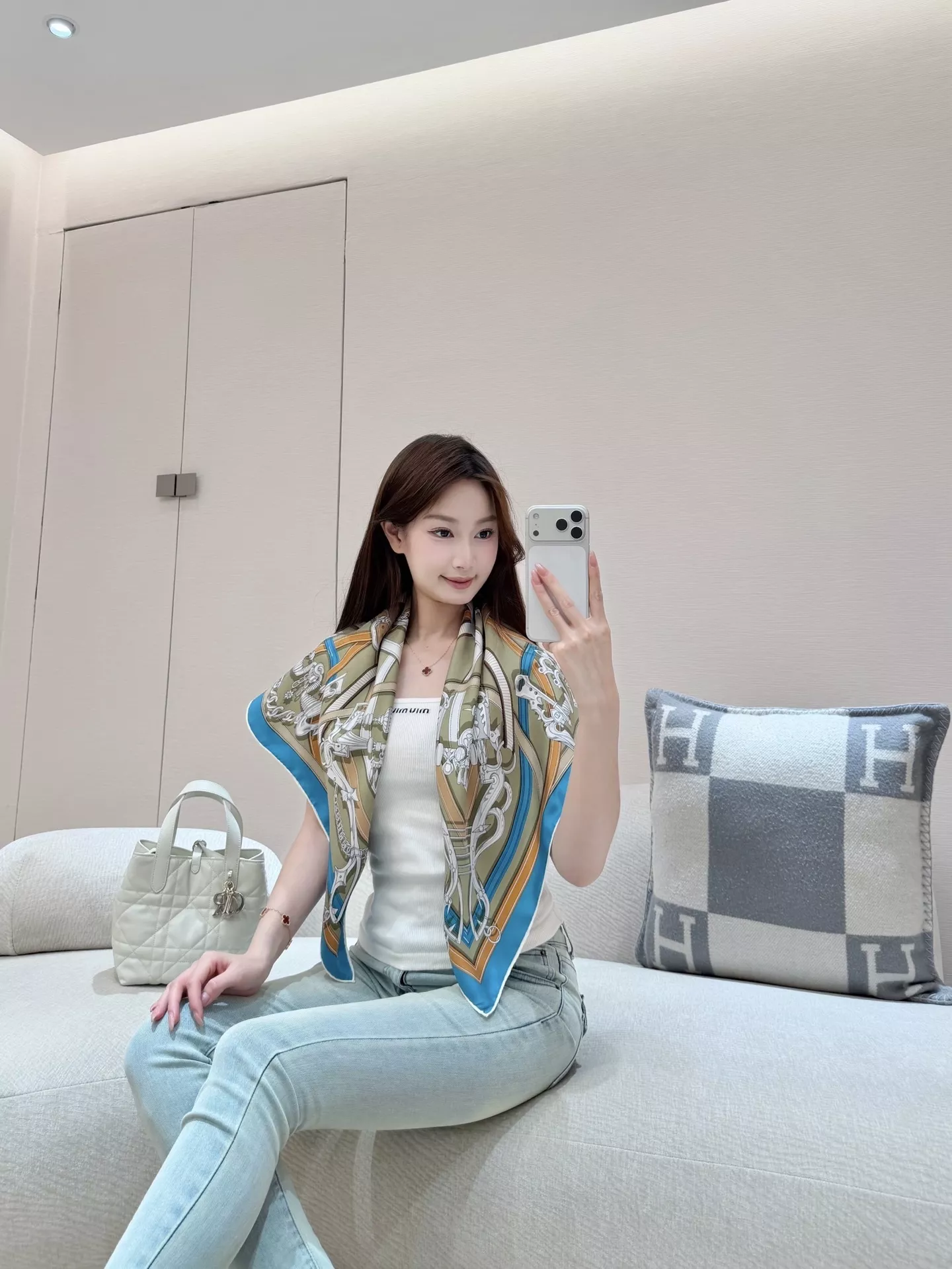 에르메스 승마 무드 실크 스카프 상세 이미지 12