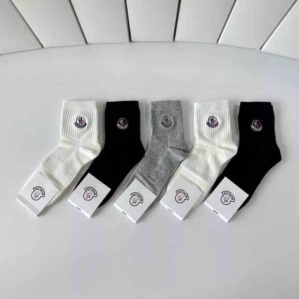 몽클레어 자수 포인트 장목 양말