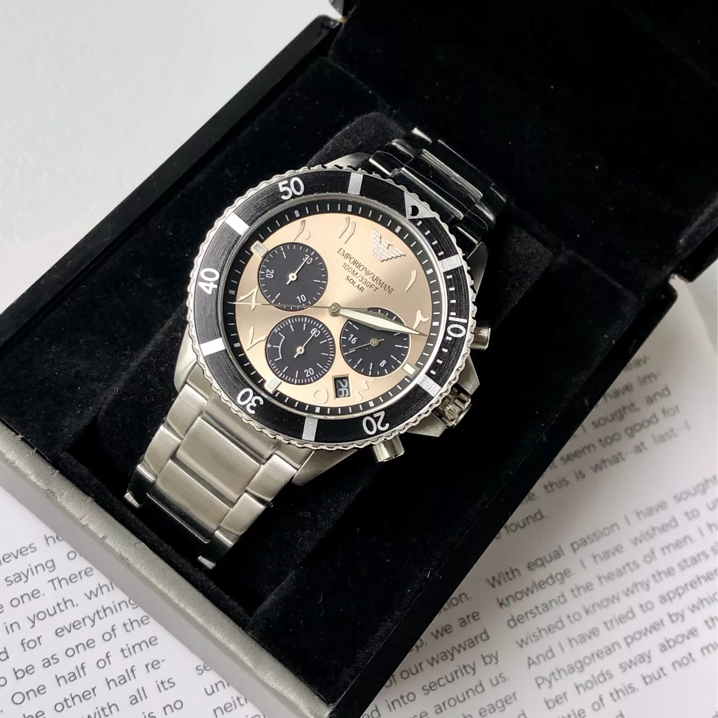 아르마니 월드 익스플로러 멀티펑션 메탈 워치 상세 이미지 2