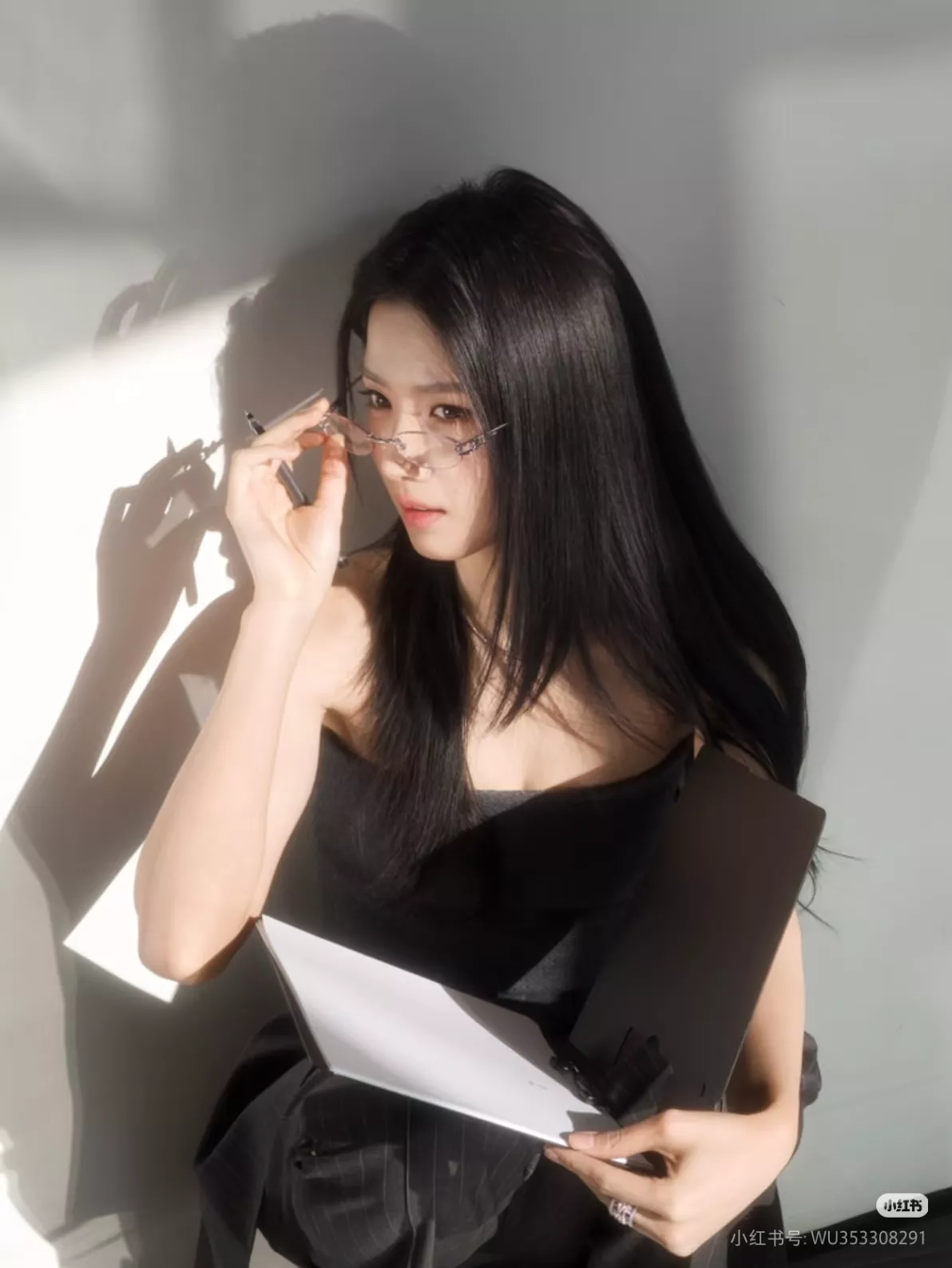젠틀몬스터 식물 구조 디테일 티타늄 안경 상세 이미지 91