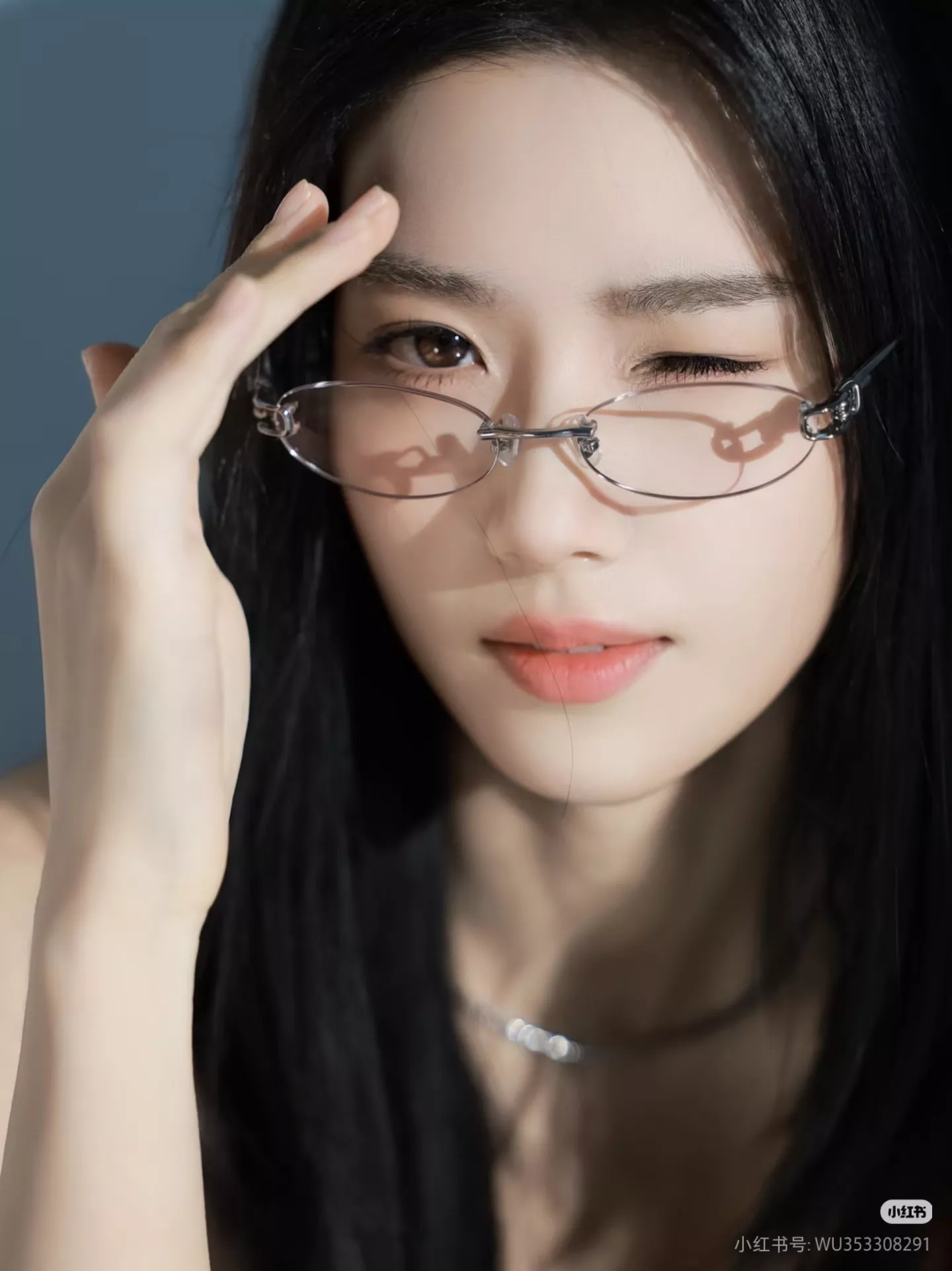 젠틀몬스터 식물 구조 디테일 티타늄 안경 상세 이미지 92