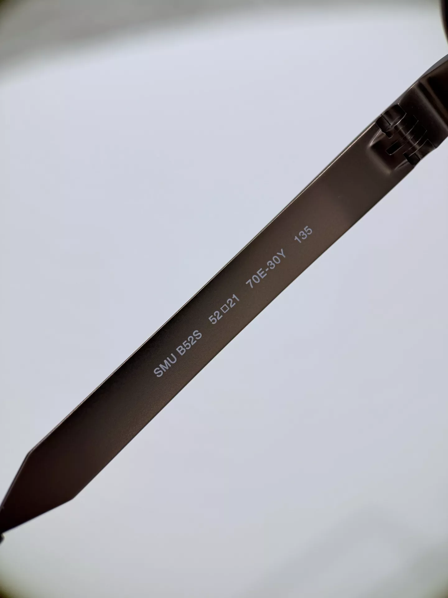 미우미우 메탈 로고 포인트 선글라스 상세 이미지 16