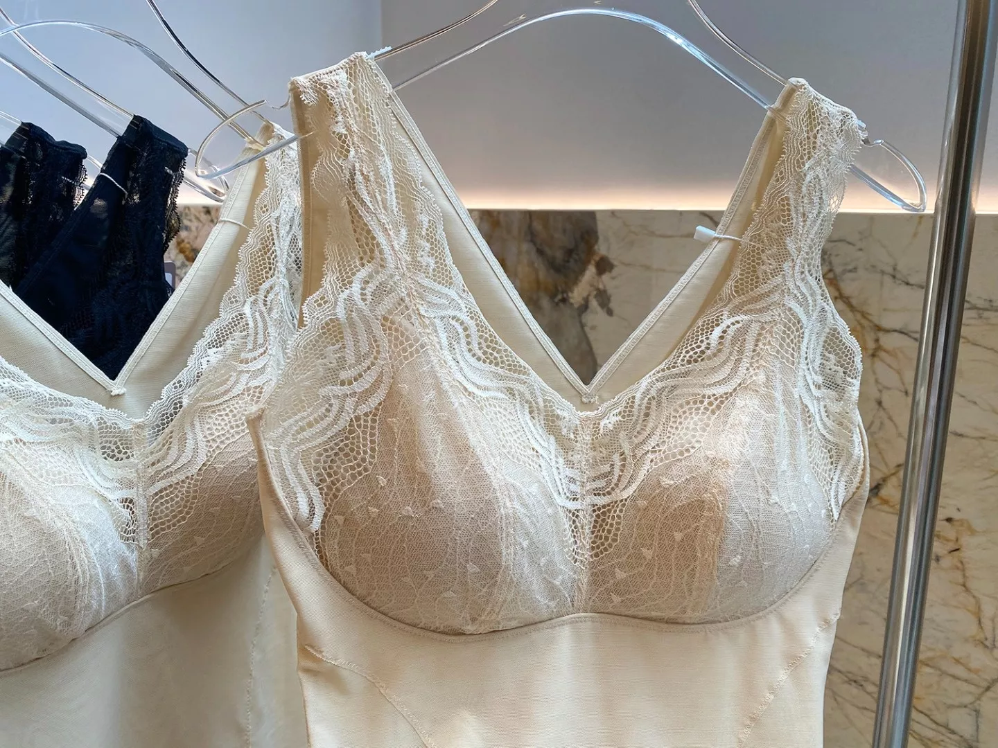 와코루 레이스 브라 일체형 보정 나시 상세 이미지 37