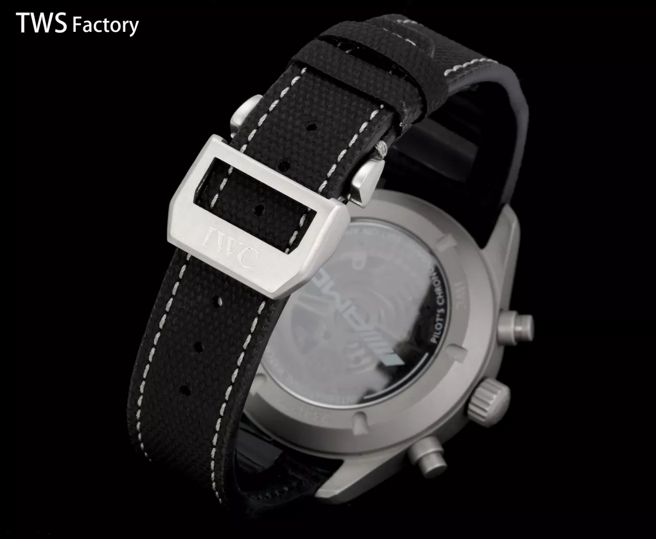 IWC샤프하우젠 파일럿 크로노그래프 AMG 에디션 시계 상세 이미지 9