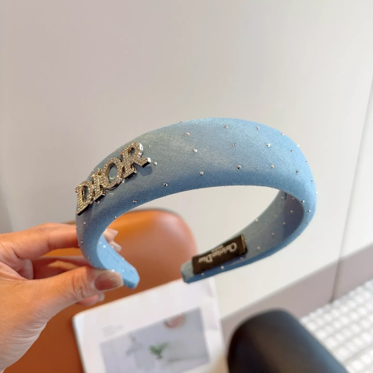 디올 풀장식 레터링 헤어밴드 상세 이미지 4