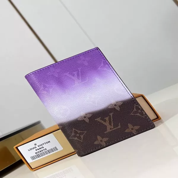 루이비통 그라데이션 모노그램 여권 커버