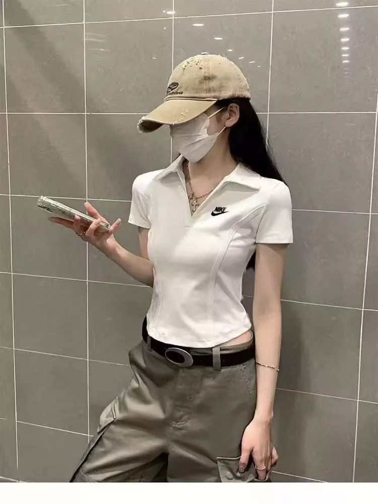 나이키 여성 브이넥 크롭 니트 카라 반팔 상세 이미지 12