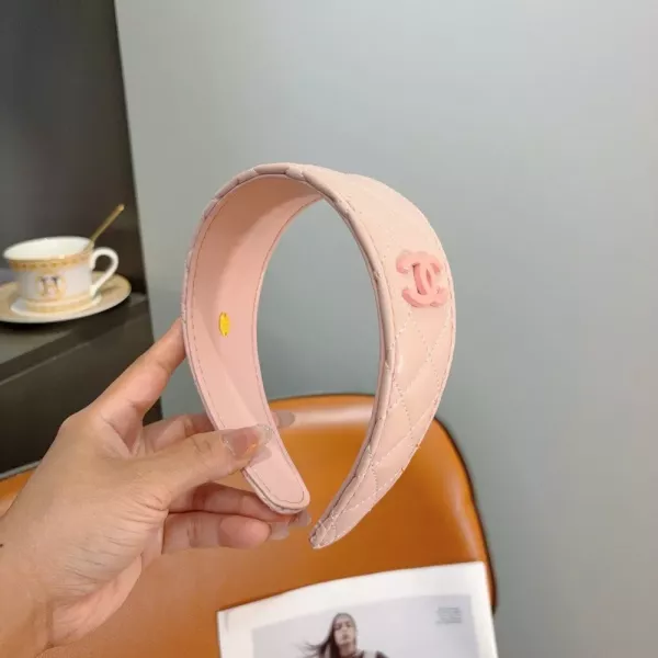 샤넬 퀼팅 레더 로고 헤어밴드