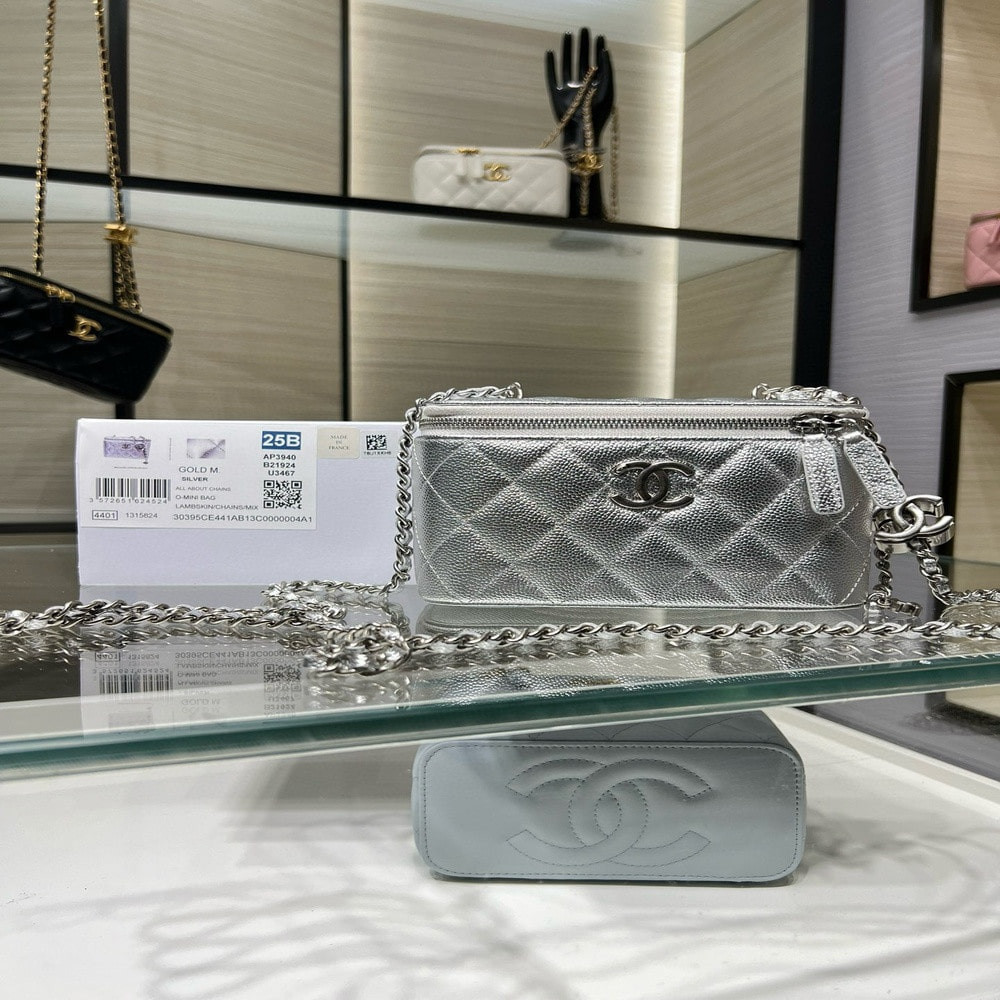 샤넬 체인 장식 퀼팅 박스백