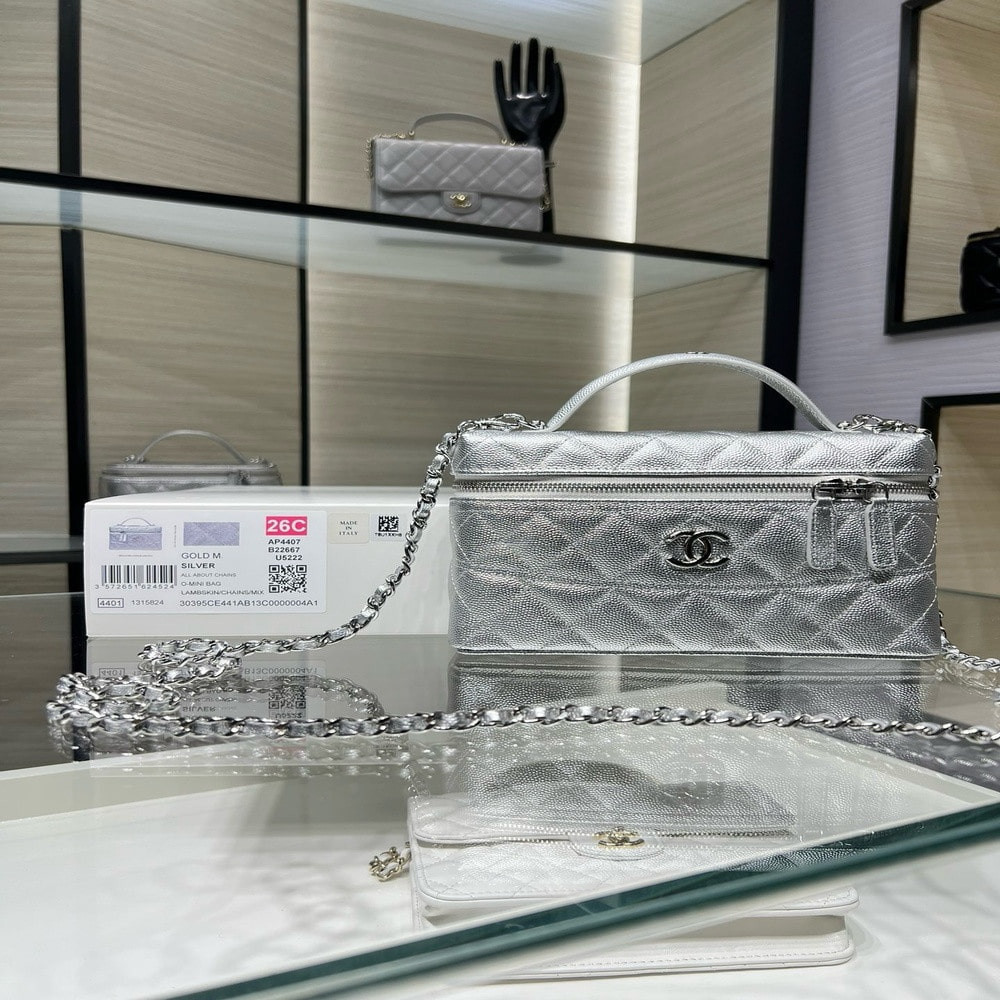 샤넬 체인 핸들 퀼팅 메이크업백