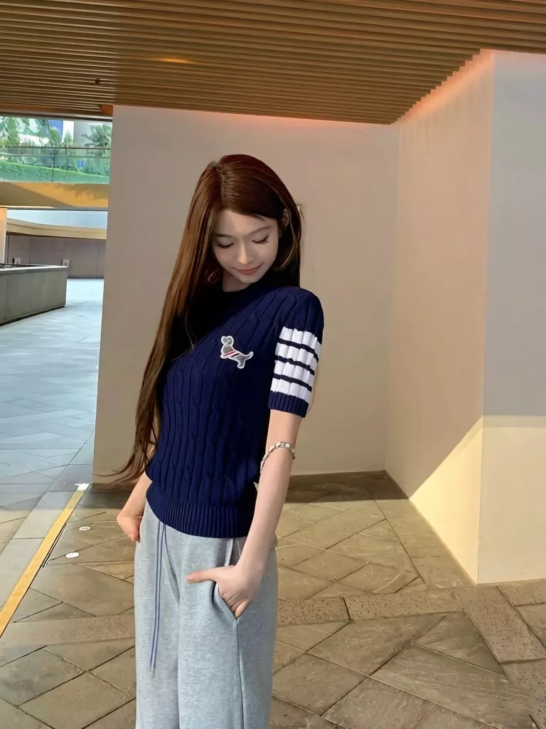 톰브라운 강아지 자수 크롭 니트 티셔츠 상세 이미지 8