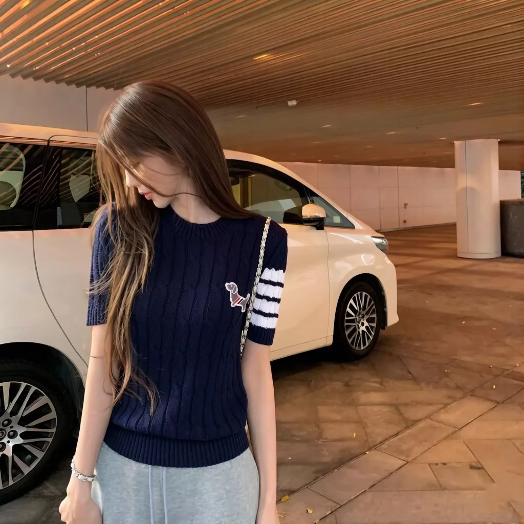 톰브라운 강아지 자수 크롭 니트 티셔츠 상세 이미지 15