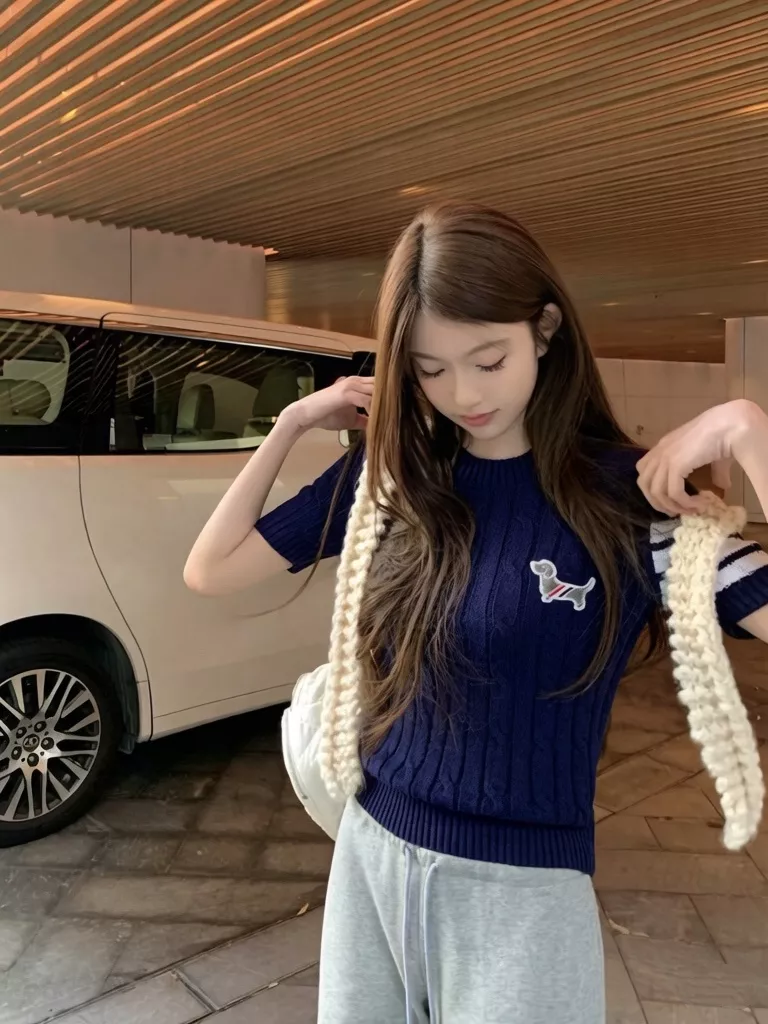 톰브라운 강아지 자수 크롭 니트 티셔츠 상세 이미지 13