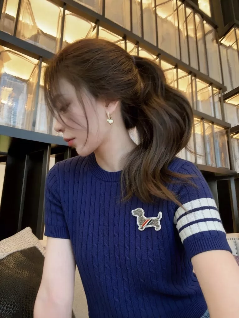 톰브라운 강아지 자수 크롭 니트 티셔츠 상세 이미지 9