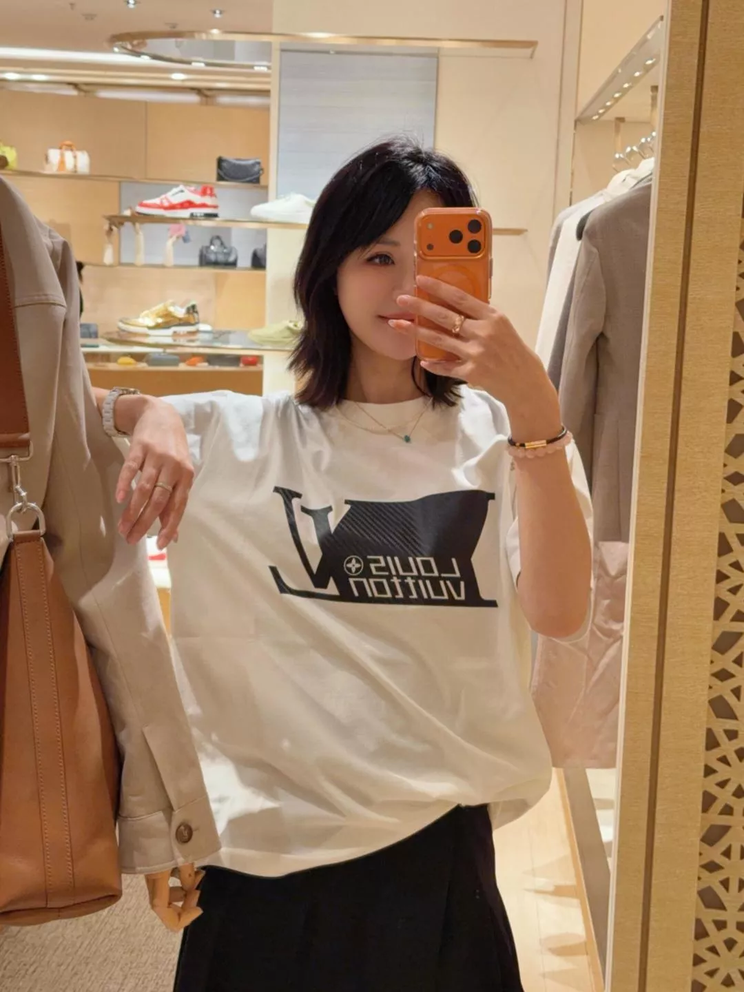 루이비통 카본 패턴 로고 반소매 티셔츠 상세 이미지 12
