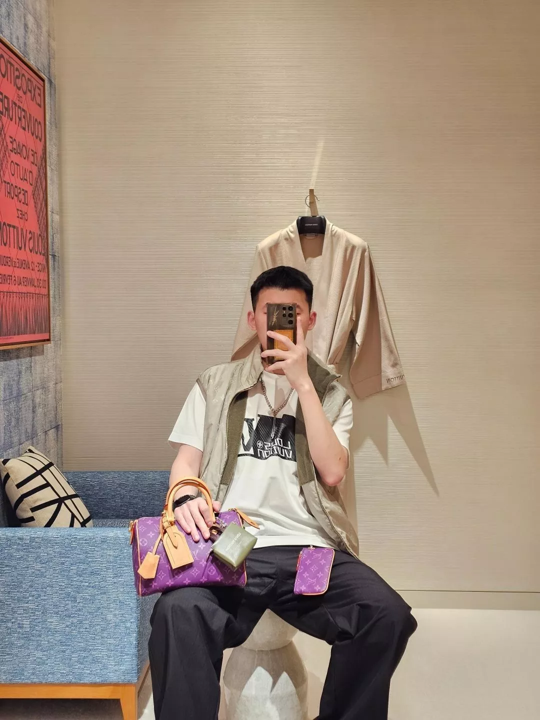 루이비통 카본 패턴 로고 반소매 티셔츠 상세 이미지 24