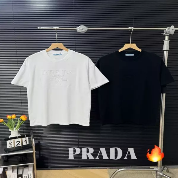 프라다 전면 로고 자수 오버핏 반팔 티