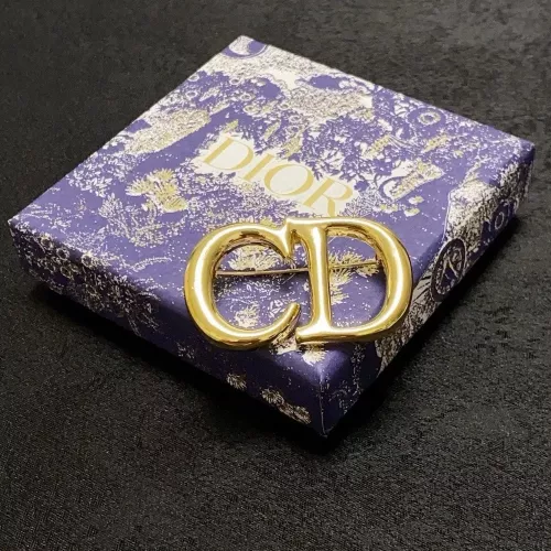 디올 CD 레터 브라스 브로치