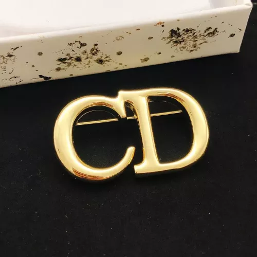 디올 CD 로고 브로치