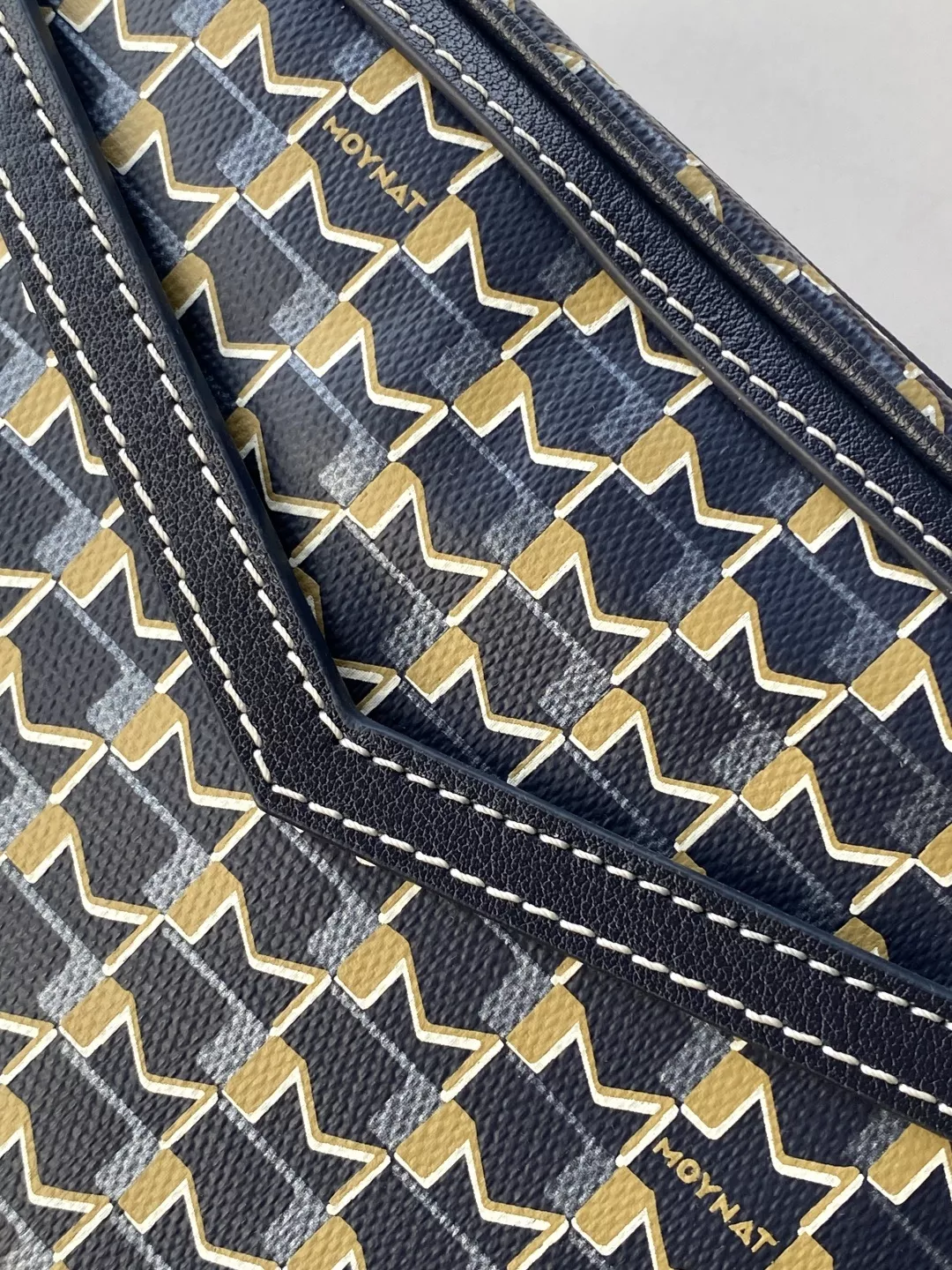 모이나 엠 컷아웃 포켓 카메라백 상세 이미지 7