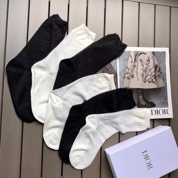 디올 시스루 레터링 미들 양말