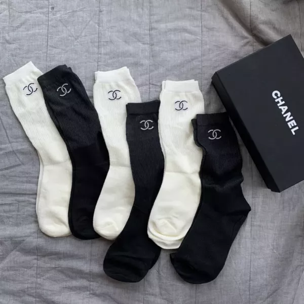 샤넬 블랙 화이트 코튼 중목 양말