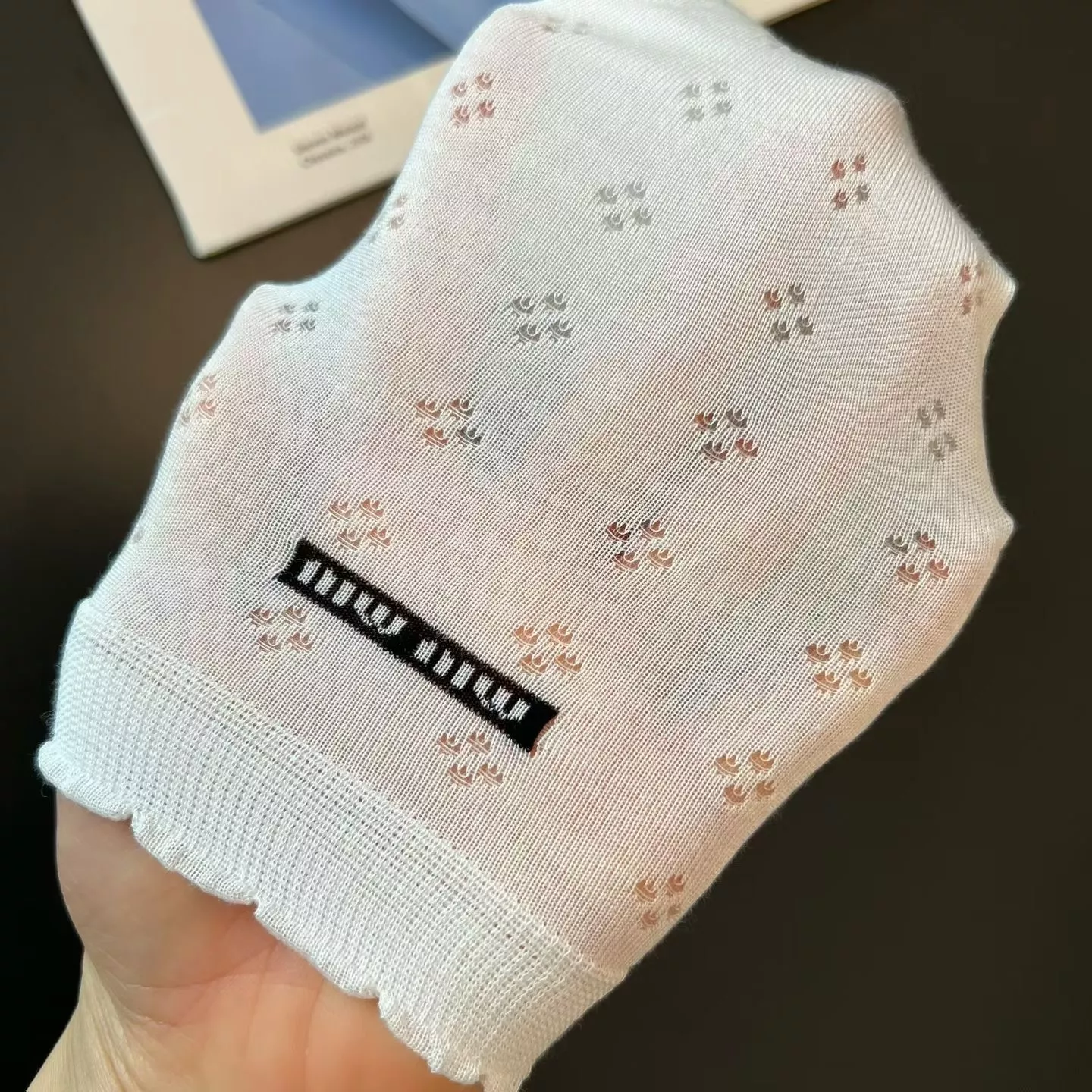 미우미우 레이스 프릴 메쉬 중목 양말 상세 이미지 9