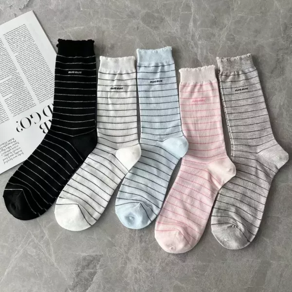 미우미우 모달 코튼 플라워 레이스 중목 양말