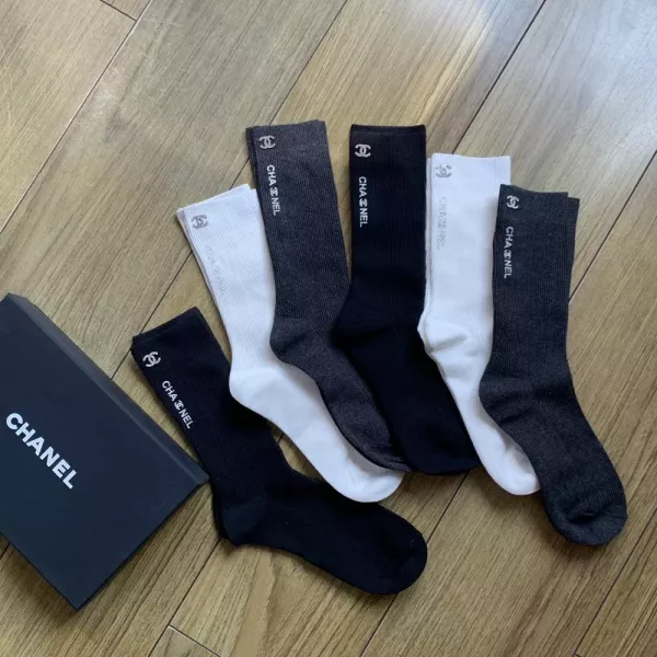 샤넬 로고 포인트 코튼 중목 양말