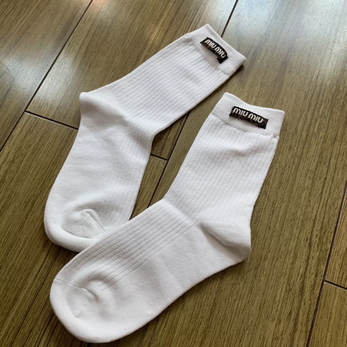미우미우 레오파드 라벨 코튼 중목 양말 상세 이미지 7
