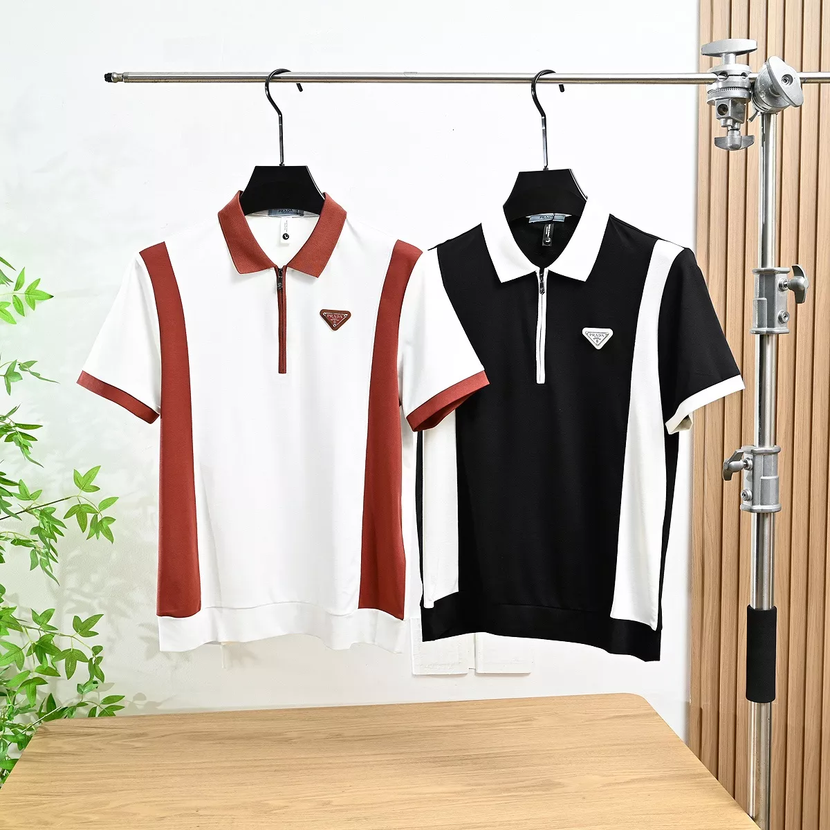 프라다 배색 반소매 폴로셔츠 상세 이미지 1