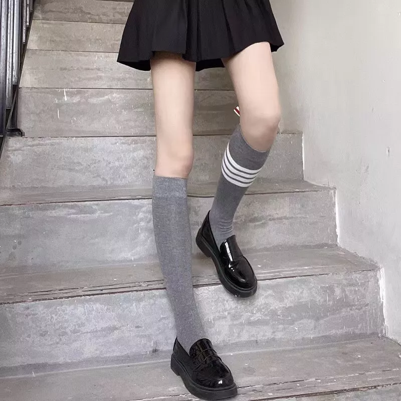 톰브라운 세로 스트라이프 코튼 니삭스 세트 상세 이미지 4