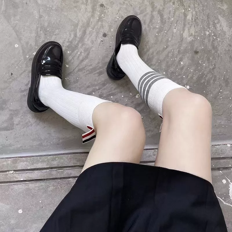 톰브라운 세로 스트라이프 코튼 니삭스 세트 상세 이미지 5