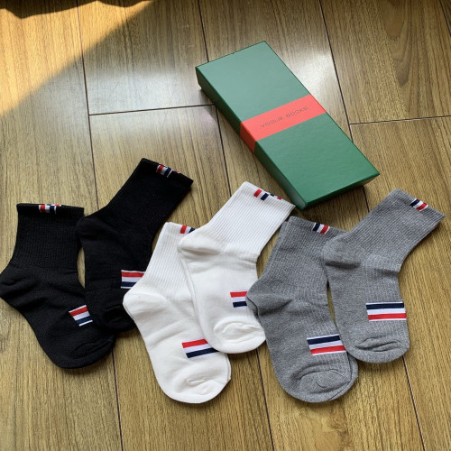 톰브라운 클래식 배색 중목 코튼 양말