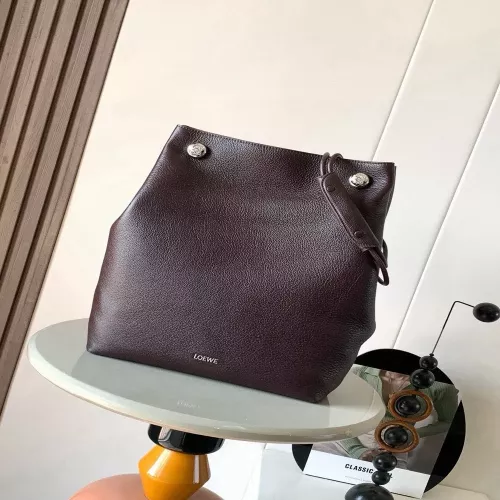 로에베 페블 호보 레더 숄더백