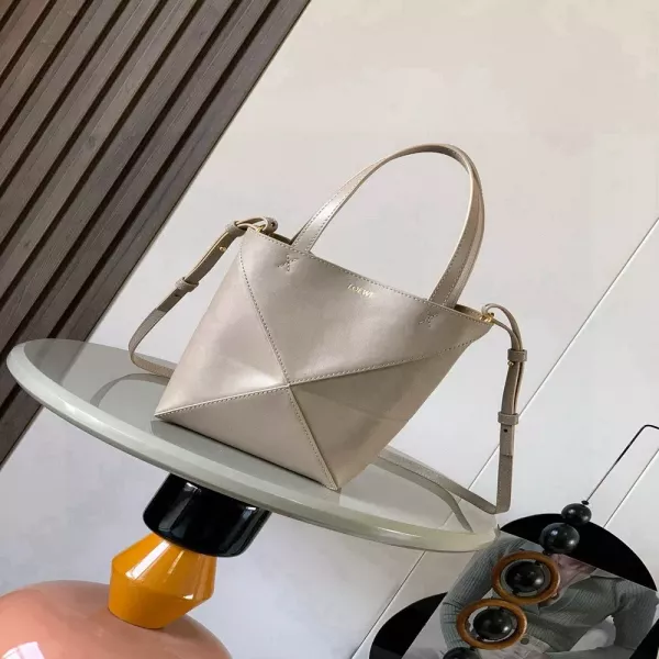 로에베 기하학 폴드 토트백