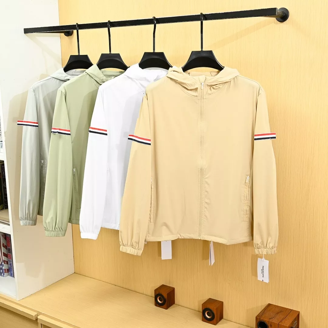 톰브라운 경량 후드 바람막이 재킷 상세 이미지 7