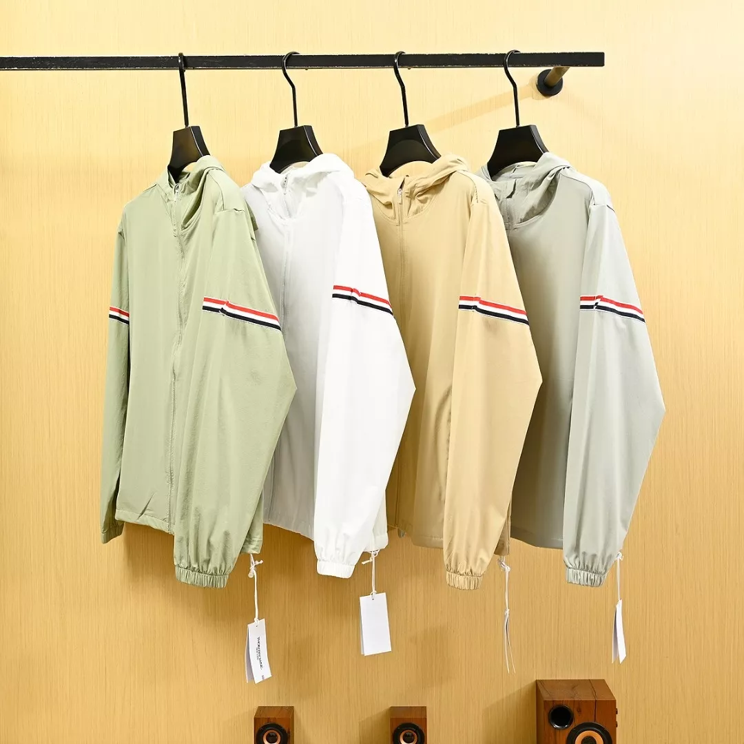 톰브라운 경량 후드 바람막이 재킷 상세 이미지 6