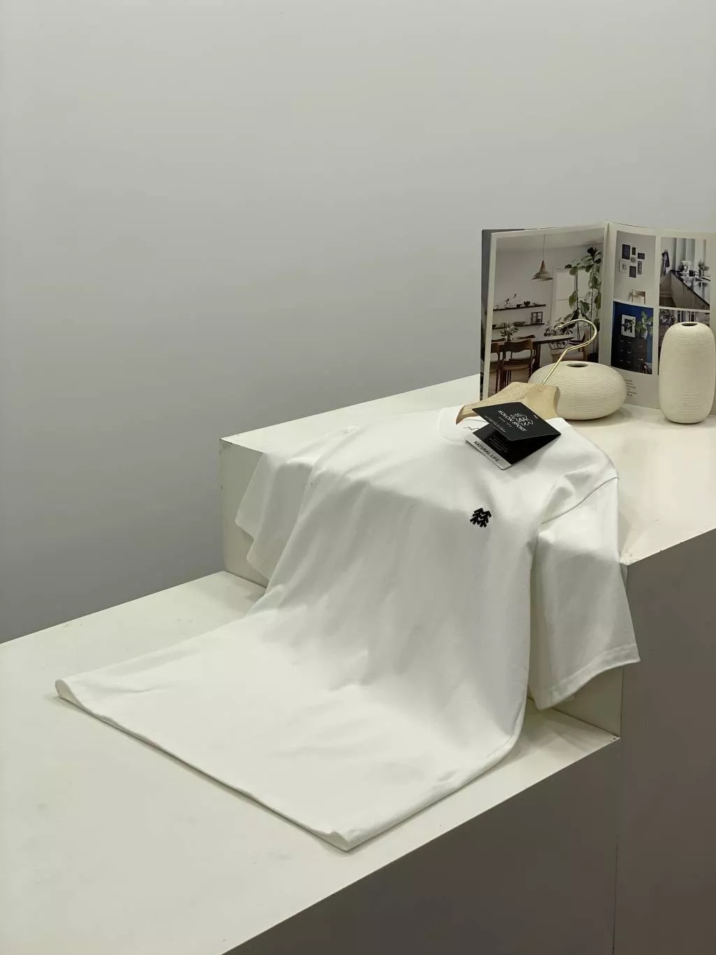 코오롱스포츠 일러스트 콜라보 캠핑 반팔 티셔츠 상세 이미지 4